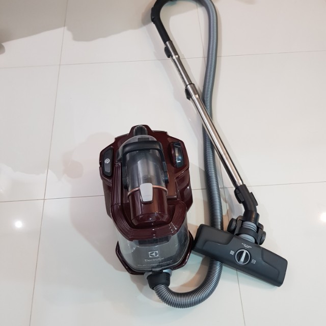 Electrolux Silence Performer Vacuum Cleaner, TV & Home Appliances