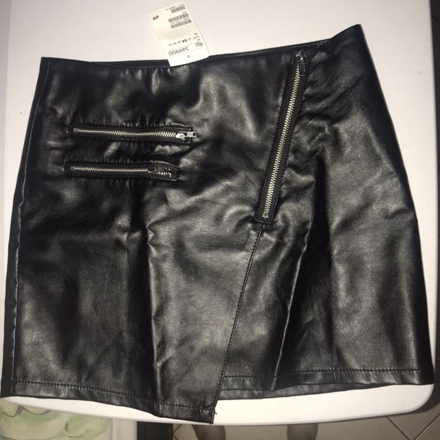 Rok Kulit H M Fesyen Wanita Pakaian Wanita Gaun Rok Di Carousell