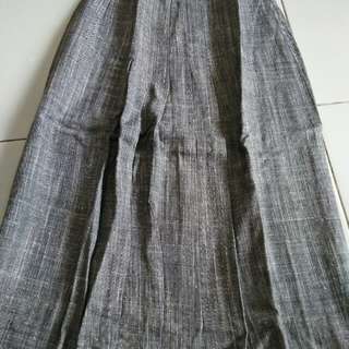Rok formal klasik mewah