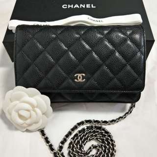 Chanel wallet in chain black with silver hardware
