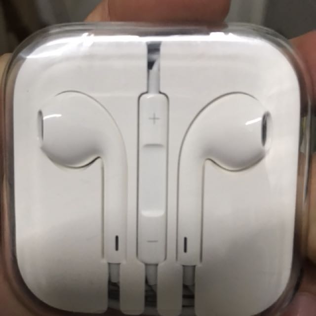 Apple Earpods (aux connector w/case) Original!, Audio, Earphones on