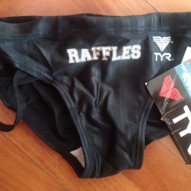 Brand New TYR with "Raffles" print swimming trunk XS 26, Sports