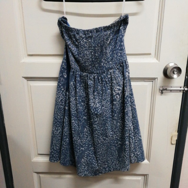 Hollyhoque sweetheart dress (Category: Traditional & Ethnic wear) located in Kota Kinabalu. Submitted by lueeeeee (Listing ID 140823424, Image 2). Description: Size big s/m.