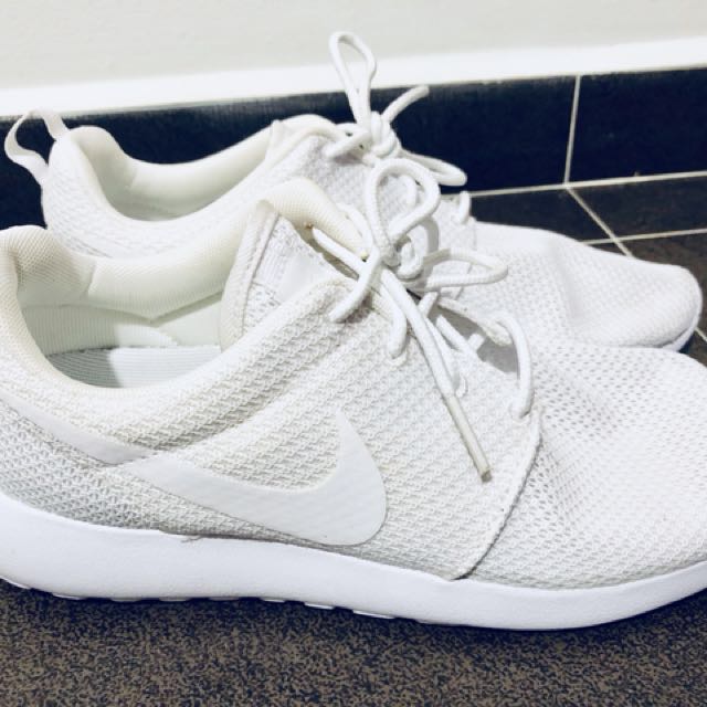 Nike roshe one triple white online