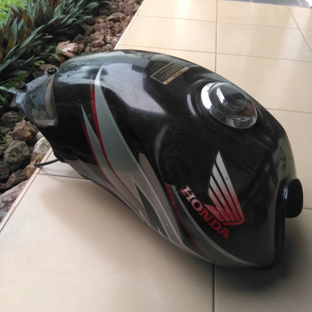 Tangki Ori Copotan Megapro Primus Aksesoris Mobil Di Carousell Repaint tangki motor megapro primus samurai paint. tangki ori copotan megapro primus