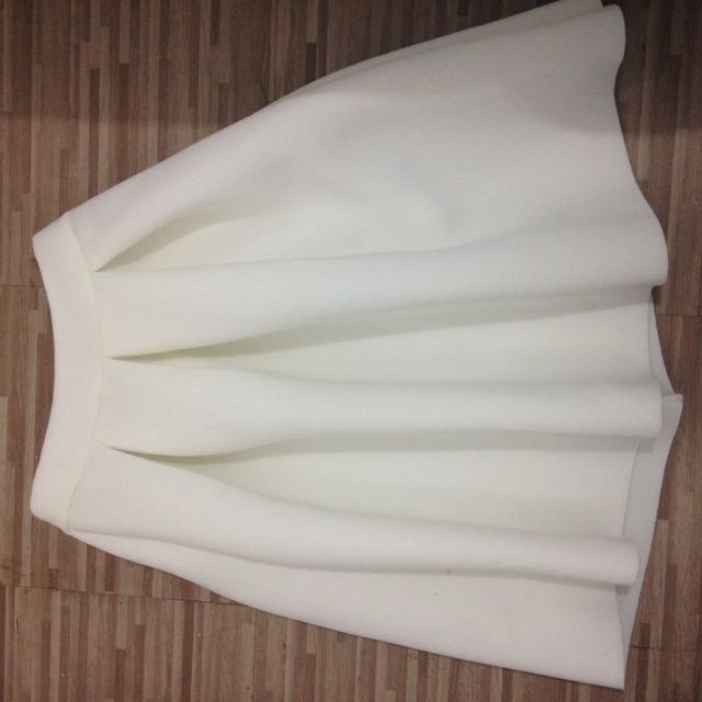 White balloon skirt Clearance