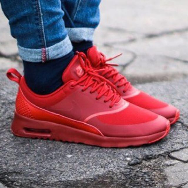 all red air max thea