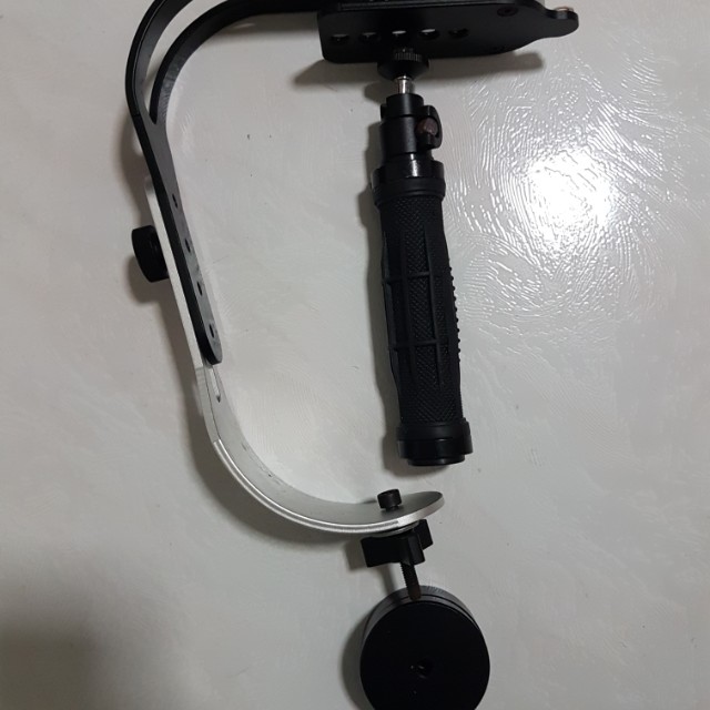 Camera Stabiliser (Category: Cameras) located in Singapore. Submitted by wenjiiee (Listing ID 141003085, Image 2). Description: Camera stabiliser that can support lightweight cameras. PM if interested!.