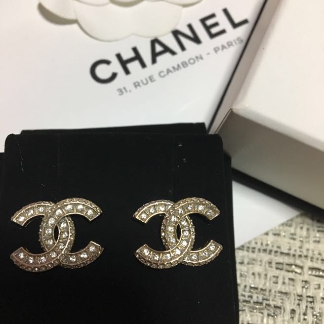 Chanel Earrings, Women's Fashion, Jewelry & Organisers, Earrings on ...