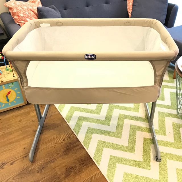 Chicco next 2 me/ next to me cot, Furniture & Home Living, Furniture