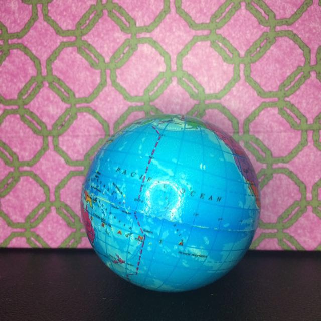 "Globe" stress ball (Category: Infant Playtime) located in Quezon City. Submitted by mjp13 (Listing ID 136490028, Image 2). Description: •stress reliever •bouncy Pm me for more info #carrousellxmas #cableandwires.