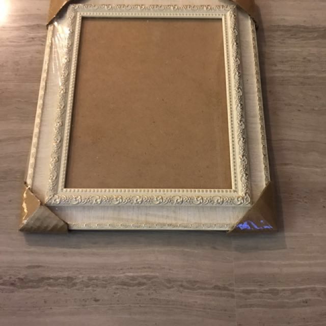Photo Frame White Wood Grain With Decorative Ts