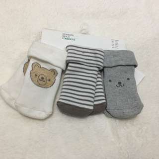 H&M newborn socks