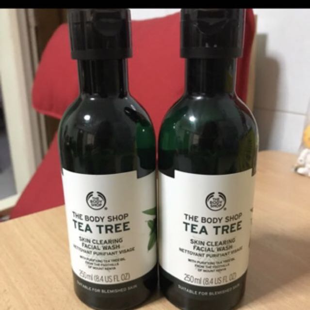 tea tree skin clearing facial wash 250ml