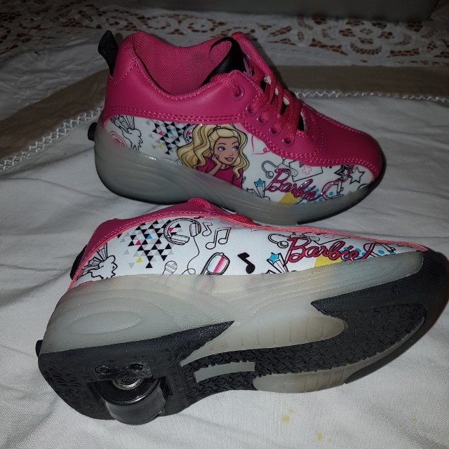 KIDS BARBIE ROLLER SHOES SIZE 30
