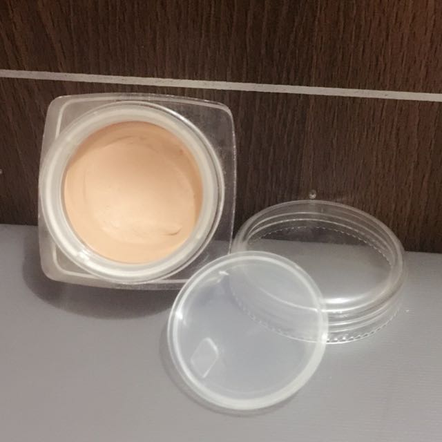 La Tulipe Perfect Foundation Shade Ochre Fesyen Wanita Aksesoris Di Carousell