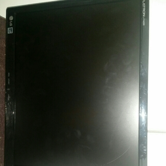 LG monitor, Computers & Tech, Desktops on Carousell