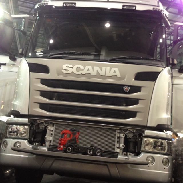 Tamiya 1/14 Scania R620 radio control semi truck with trailer, Toys & Games, Bricks & Figurines