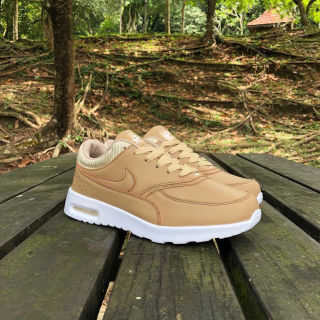 Nike thea naked hot sale