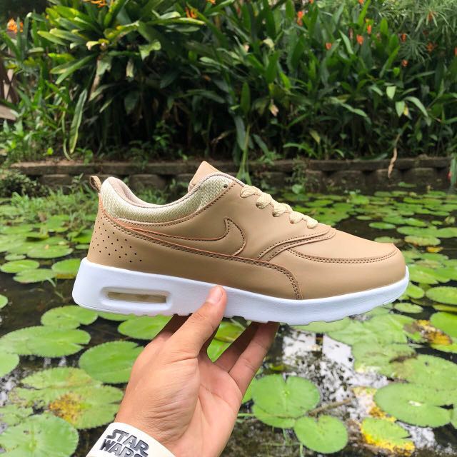 Nike thea naked hot sale