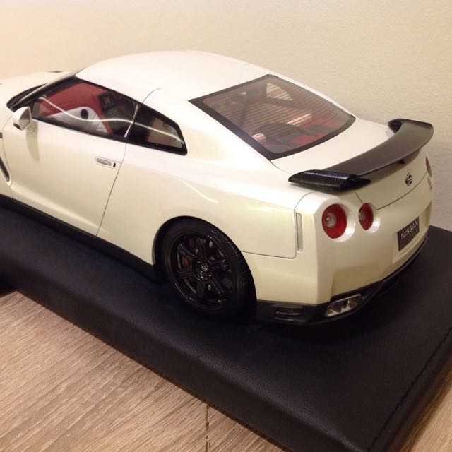 Amazon.co.jp: Mini Car 1/18 GT-R R35 EGOIST No.255 VXCTEONX : Toys & Games