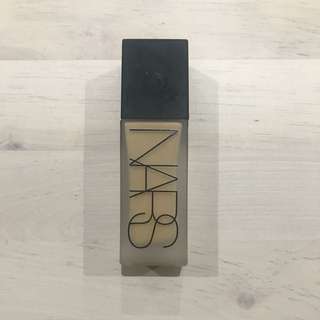 NARS All Day Luminous Weightless Foundation - Stromboli