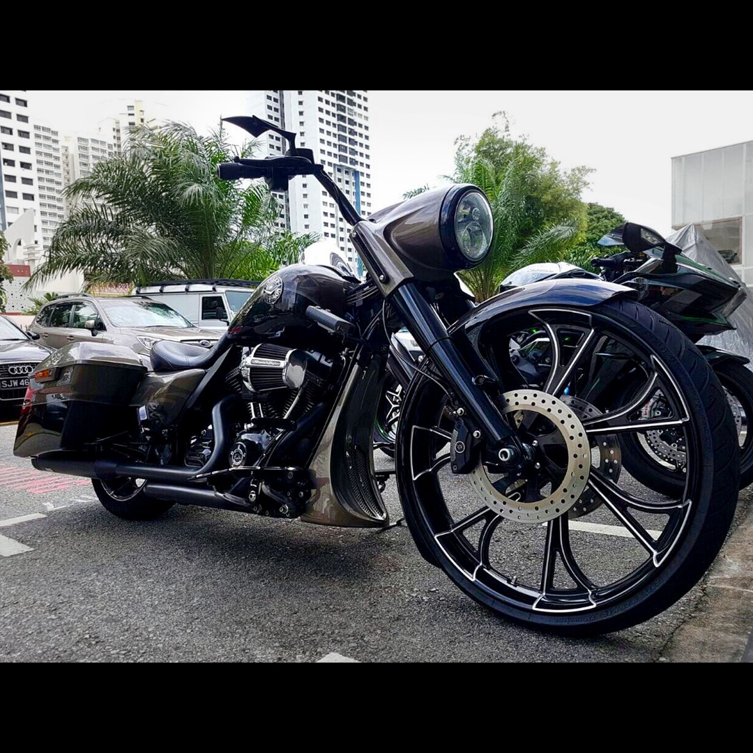 2024 Harley Davidson CVO Road King Custom Bagger (FLHRSE5), Motorcycles