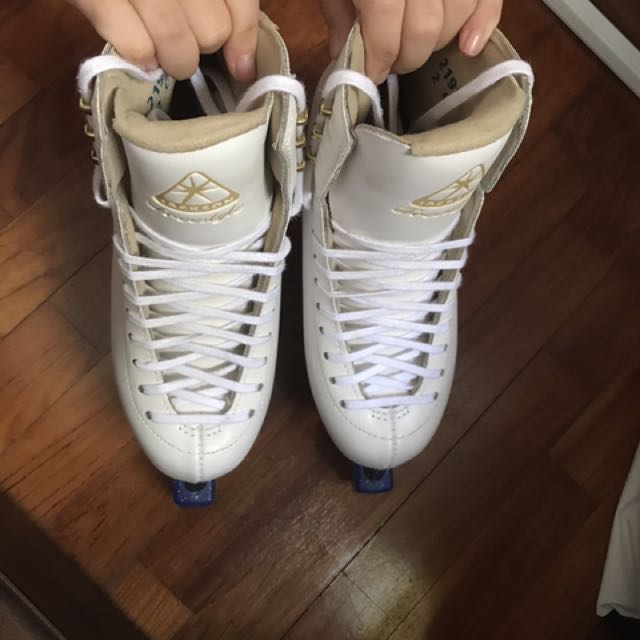 Advanced figure skates, Sports Equipment, PMDs, EScooters & EBikes