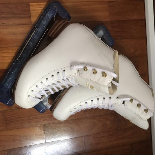 Advanced figure skates, Sports Equipment, PMDs, EScooters & EBikes