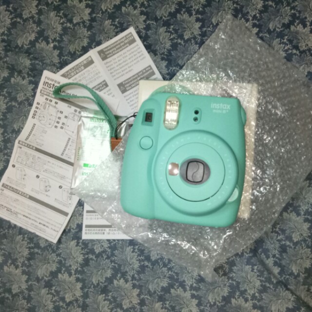 Fujifilm Instax Mini 8 Instant Camera With Selfie Shot Mirror In Mint Green Free 2 Cartridges 2 Batteries Included Photography Cameras On Carousell