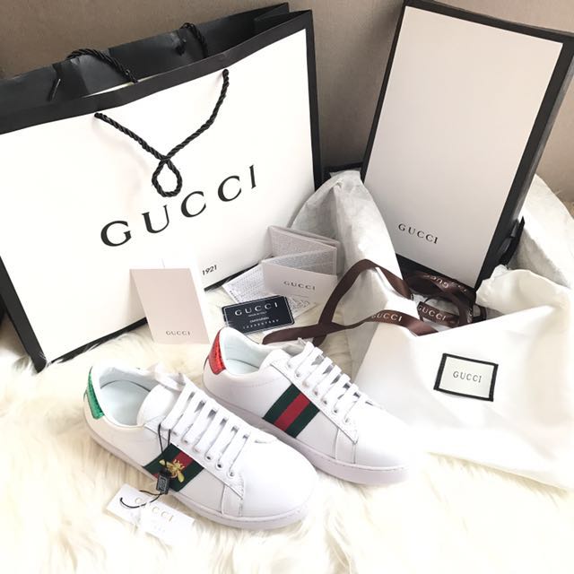 Gucci sneakers white bee, Fesyen Wanita 