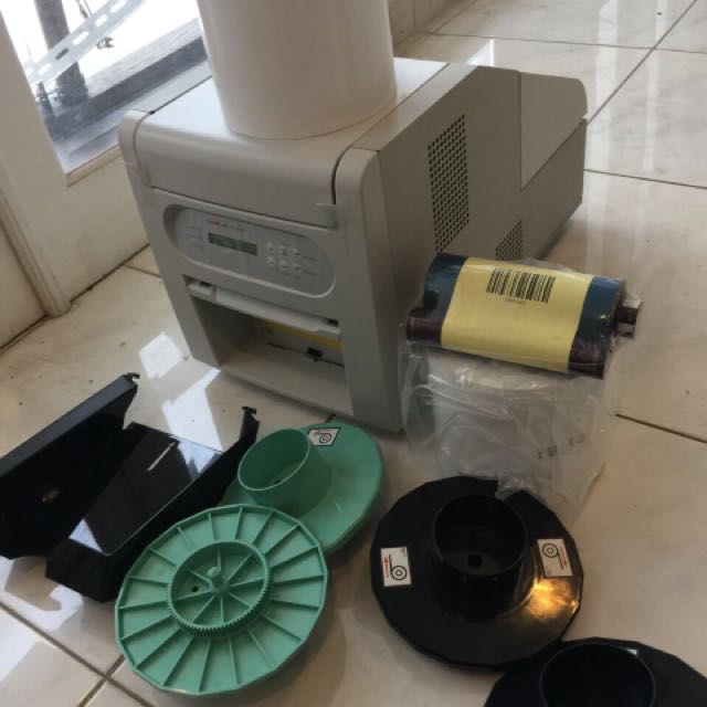 Photo Printer KODAK 605 for Photobooth + 1 set new Photo Paper
