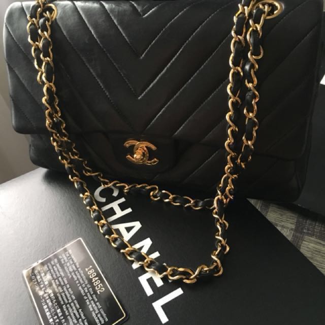 PRICE DROP! Authentic Chanel Chevron Medium Classic Flap Bag, Luxury, Bags  & Wallets on Carousell