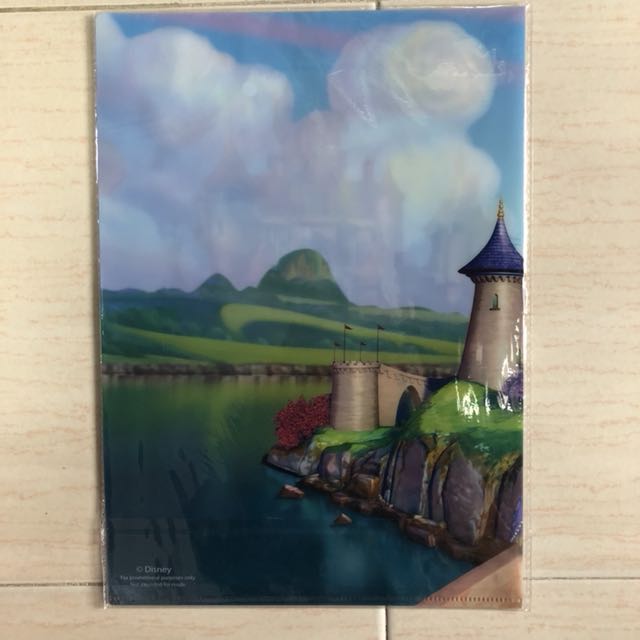 Sofia the First Folder (Category: Stationery & School Supplies) located in Singapore. Submitted by gothrones (Listing ID 141361247, Image 2). Description: Free from Disney Junior magazine.