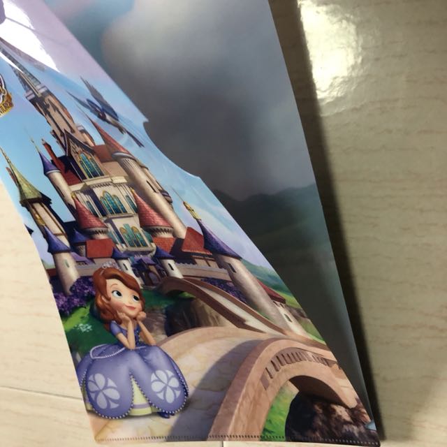 Sofia the First Folder (Category: Stationery & School Supplies) located in Singapore. Submitted by gothrones (Listing ID 141361247, Image 3). Description: Free from Disney Junior magazine.