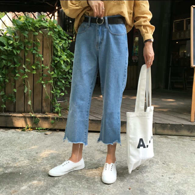 frayed boyfriend jeans