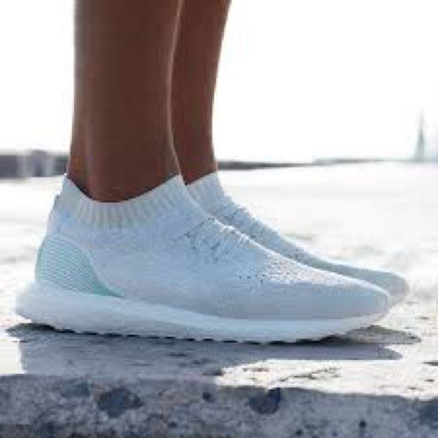 BNIB US9.5 Parley Oceans x adidas Ultra Boost Uncaged Icey Blue
