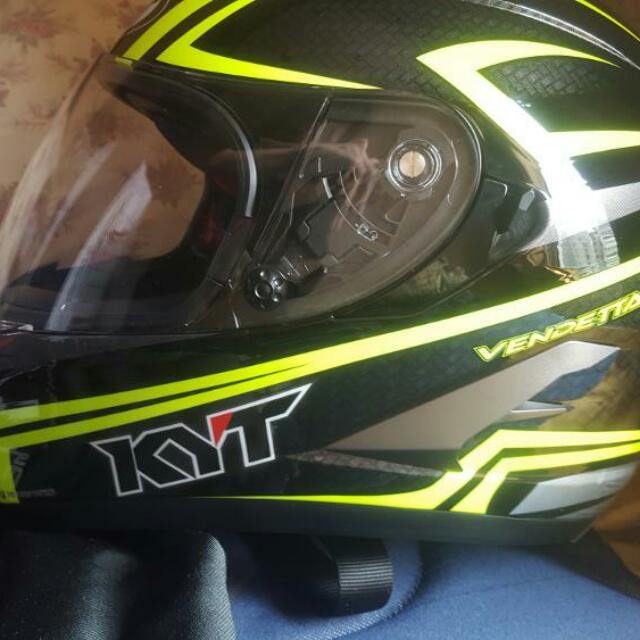 Helm KYT vendetta 2 carbon black yellow fluo Fesyen Pria