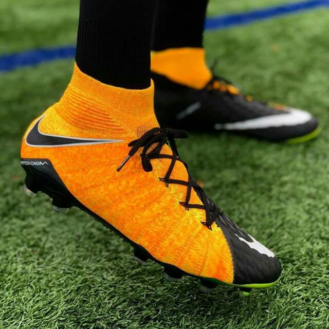 football spike shoes