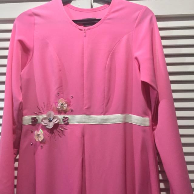 Long formal gown for nursing moms (Category: Maternity wear) located in Pasig City. Submitted by lalajacinto (Listing ID 141515664, Image 1). Description: Only used once for a wedding. Has a zipper opening in front which is perfect for nursing moms. Size small but loose from the waist down. underbreast 15 inches from left to right. armpit 8 inches from top to bottom. 14 inches from shoulder to band. 39 inches length from band. 23 inches sleeves w