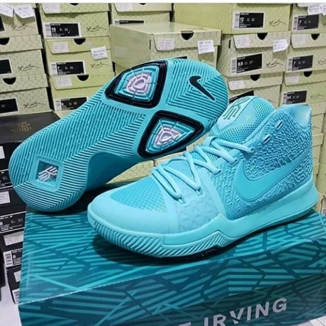sepatu basket kyrie 3