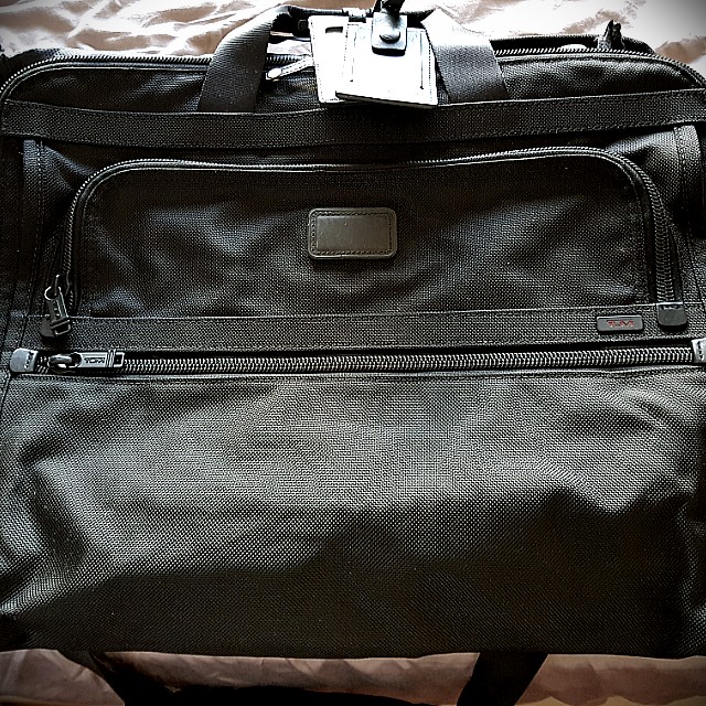 tumi suit carrier
