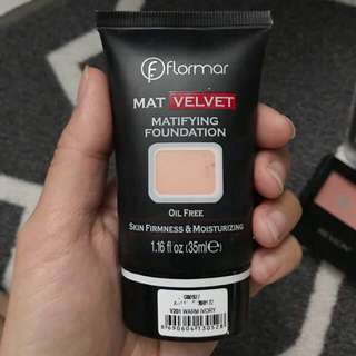 Flormar Mat Velvet Matifying Fondation