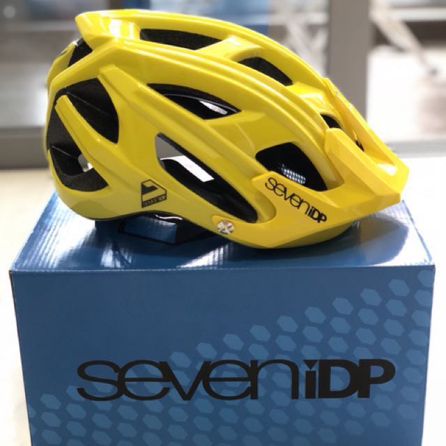7 idp m4 helmet 2017 2025