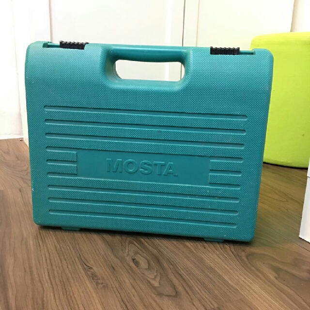 電批 （分類：家居改善及收納用品）位於 Hong Kong。 由 li5689 提交（商品編號 141689666，圖片 3）。簡介： 70%新，12月離開香港，急售。。