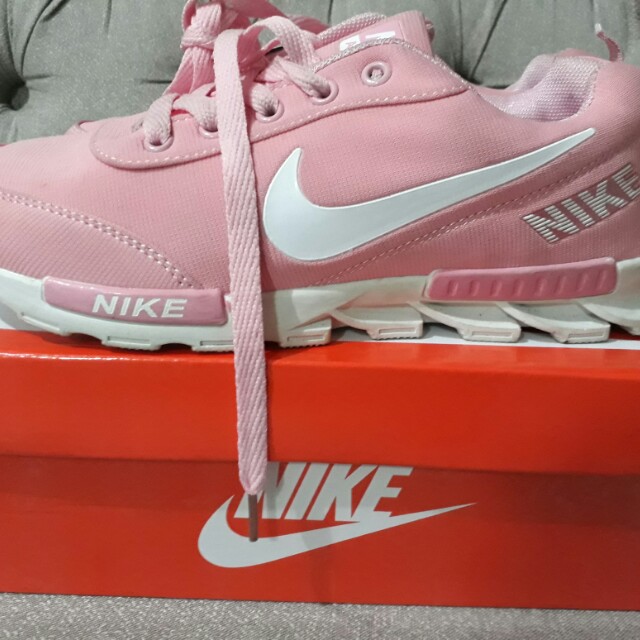 nike rubber shoes pink