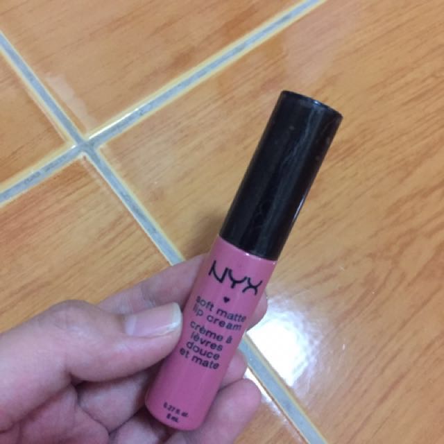 Nyx Soft Matte Lipstick (Category: Makeup) located in Cabanatuan. Submitted by prelovedcuteitems (Listing ID 116579304, Image 3). Description: .
