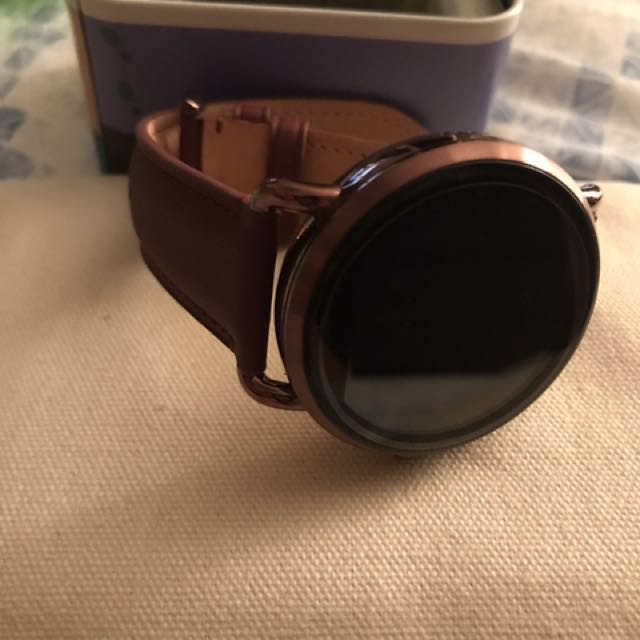 Fossil smartwatch sale model dw2b