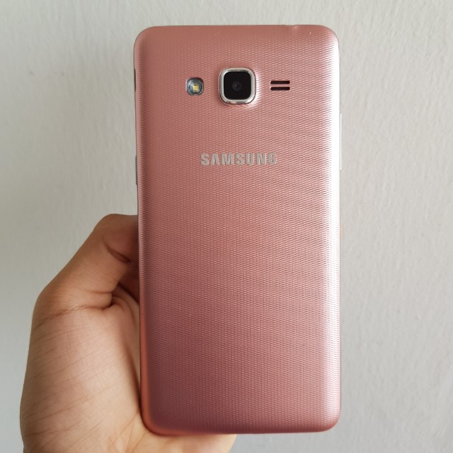 J2 prime rose gold store