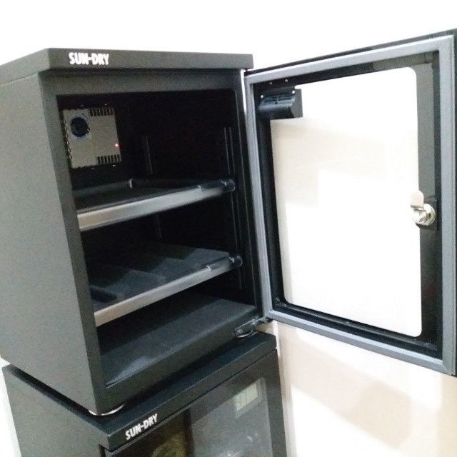 Sundry D048 Ii Dry Cabinet Photography On Carousell